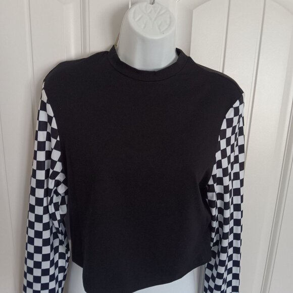 Shein Curve 1XL Black & White Checkered Long Sleeve Crop Top - Picture 2 of 6